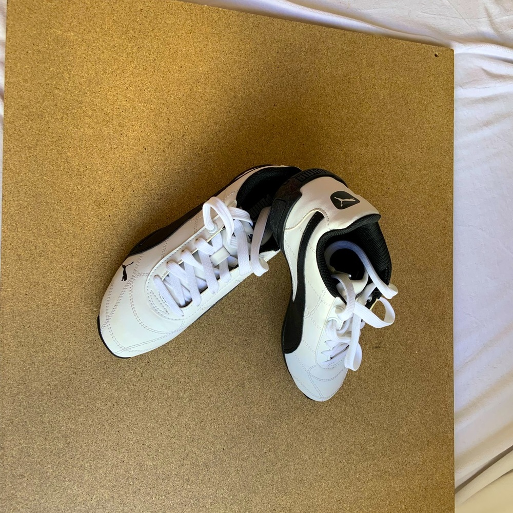 Size - 4.5 Youth / 6 Women’s